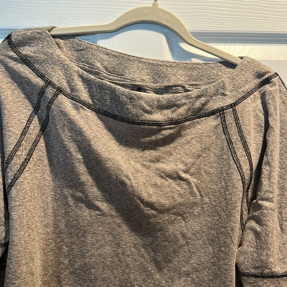 FP Movement Free People Gray Imagination Off Shoulder Piping Tee XS Top Shirt - Picture 4 of 9